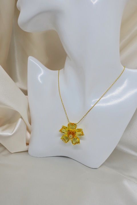 Collar con Dije de Flor Amarilla, Cristal